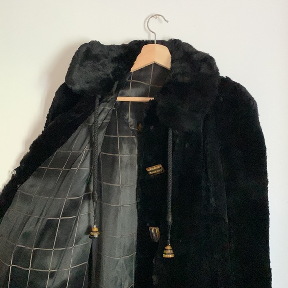 VINTAGE | Fur Swing Coat - Picture 4 of 17
